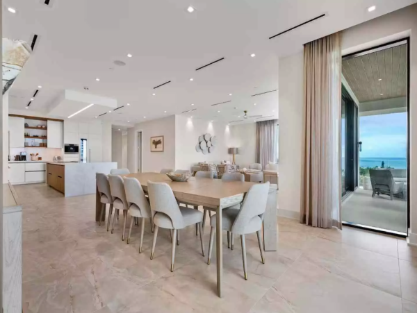 Luxury Beachfront Retreat in Nassau - Exclusive Vacation Rental